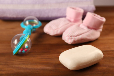 宝宝的第一道探索之门 抽屉里的婴儿用品与玩具